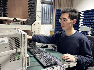 張信歌與通信系統(tǒng)開發(fā) 創(chuàng)新驅(qū)動(dòng)的技術(shù)實(shí)踐